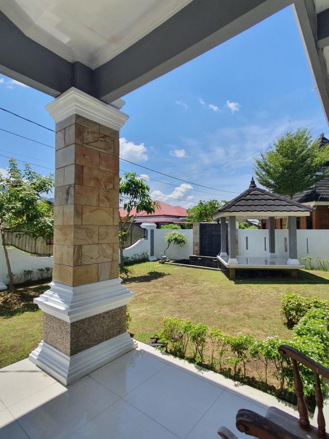 Mahakam Guest House Padang  Exterior photo